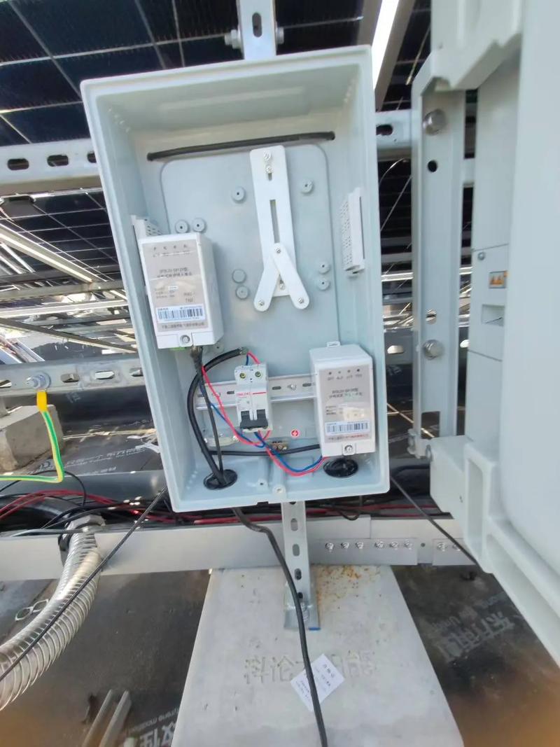 國家電網助力綠色能源發展 專業安裝光伏電站逆變器及計量設備